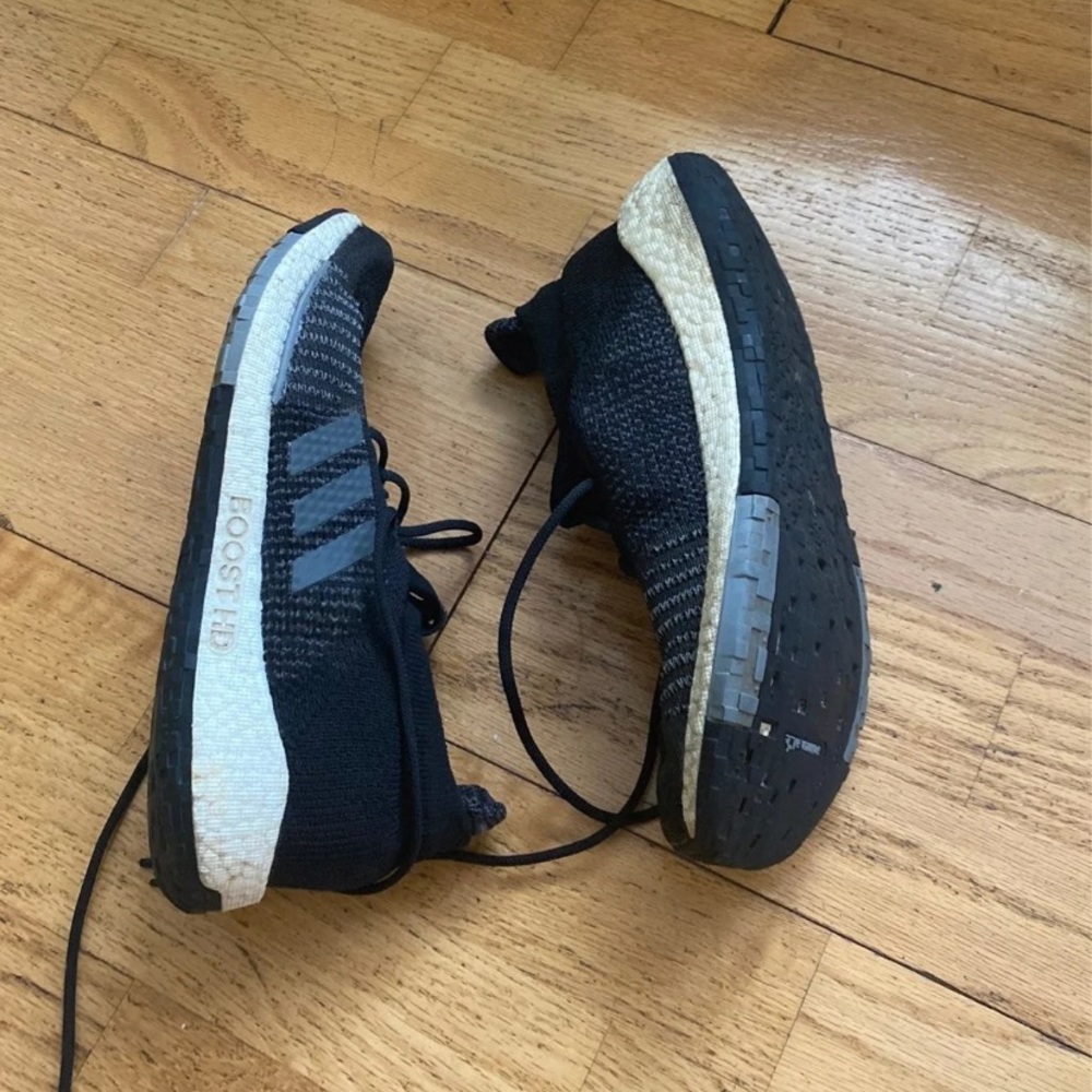 Adidas Boost Size: 9